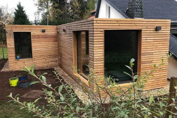 Casa contenedor Karmod con jardín
