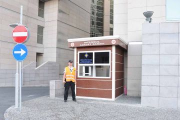 Modernas cabinas de seguridad en el Palacio de Justicia